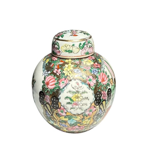 Chinese Rose Medallion Porcelain Ginger Jar Hand Painted Floral and Figures - Picture 8 of 10